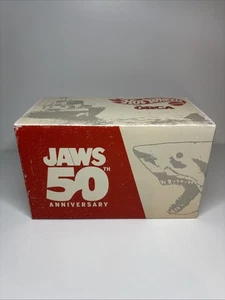 2025 SDCC Mattel Hot Wheels Jaws 50° Anniversario Esclusivo Nuovo con scatola - Foto 1 di 6