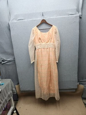 Vestido vintage de melocotón y encaje manga larga Foto 1 de 4