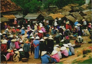 CPM AK VIETNAM Marche de Village (1068957) - Imagen 1 de 2