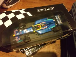 Minichamps 1/18 Sauber Petronas red ball - Picture 1 of 7