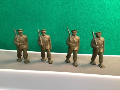 1950's MARX 60MM VINYL SOLDIERS MARCHING IN DRESS UNIFORMS - Image 1 of 2