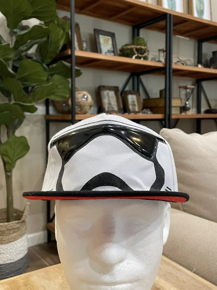 Gorra de béisbol Star Wars Stormtrooper blanca y negra H&M talla 4-8Y Foto 1 de 4