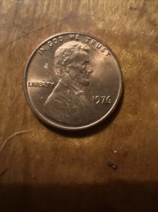 1976 Lincoln Penny No Mint Mark - Picture 1 of 5