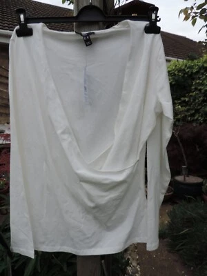 Size 20 white summer stretch top ~ New Look Curves - Image 1 of 3