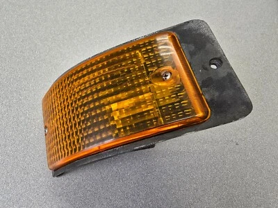 BONITO MONTAJE INTERMITENTE ÁMBAR DELANTERO ORIGINAL USADO ORIGINAL PORSCHE 924 924S #17 Foto 1 de 4