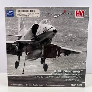 Hobby Master HA1429 A-4E Skyhawk McCain VA-163 Saints USS Oriskany Vietnam 1967 - Bild 1 von 11