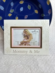 Hallmark "Mommy & Me Floral Ivory Wood Picture Frame/Pink Mat 4" x 6” - Picture 1 of 4