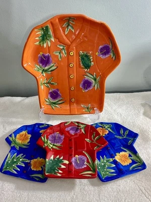 Serving Tray, Hawian Style Shirt And 3 Wall Hangings/Plates, Hawaiian Style. - Image 1 of 4