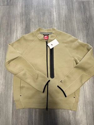 $130 Nike Sportswear Tech Fleece Chaqueta Bomber FB8008 276 Oliva Clara Para Hombres talla M Foto 1 de 4