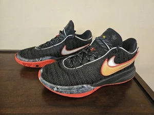 Nike LeBron XX DQ8651-001 Jugend Gr. 6,5Y Basketballschuhe schwarz rot gold Turnschuhe - Bild 1 von 8