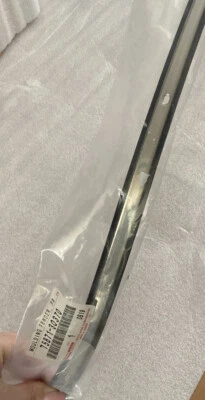 Guardabarros exterior derecho genuino Lexus GS350 75871-30370 Foto 1 de 4