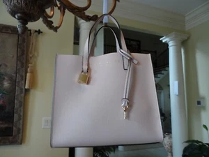 Nuova borsa/borsa a tracolla Marc Jacobs in morbida pelle rosa media - Foto 1 di 20
