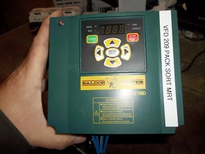 BALDOR VS1MD43 VARIABLE FREQUENCY DRIVE 3HP 2.2 KW 440-480 VAC FRM 2.210 (826) - Image 1 of 4