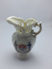 Vase made of porcelain Bearing a logo ( Exaltatum cornu in deo ) Beautiful