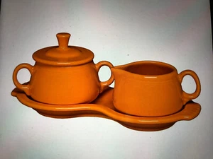 Fiesta Butterscotch Zucker & Milchkännchen Set mit Tablett. NEU, UNBENUTZT - Bild 1 von 2