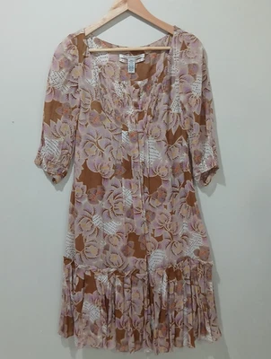 Платье женское Diane von Furstenberg 4 коричневое фиолетовое с цветочным рисунком шелковое хлопковое с оборками богемное - Изображение 1 из 4