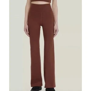 Nuevo con etiquetas Leggings acampanados compresivos para mujer Girlfriend Collective marrón cacao L - Imagen 1 de 14