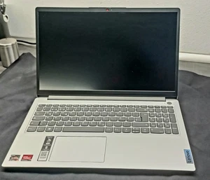 Lenovo IdeaPad 1 15AMN7 15.6" FHD | Ryzen 5 7520 | 8GB | 512GB SSD | 610M | Win1 - Bild 1 von 3