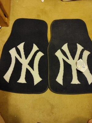 Juego de 2 alfombrillas delanteras New York Yankees, juego de alfombras para coche, 18x27 pulgadas, nailon Foto 1 de 4