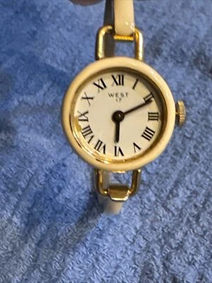 Antigo relógio feminino Nine West 17, corda mecânica  - Imagem 1 de 4
