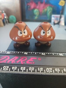 Goomba - Nintendo Super Mario Bros Nintendo K'Nex 2013 Mini Figures X2 - Picture 1 of 2