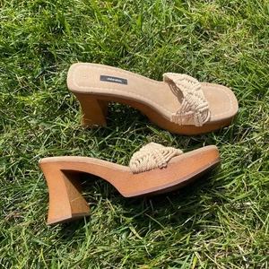 Vintage Y2K Xhilaration platform chunky heeled sandals size 6 crochet boho - Picture 1 of 7