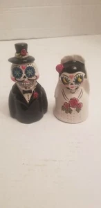 Dead Bride and Groom Shakers set Salt and Pepper Halloween Table Decor Home - Picture 1 of 6