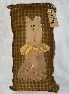 Vintage kariertes Katzenkissen mit Katzenanhänger 13" x 7" - Bild 1 von 5