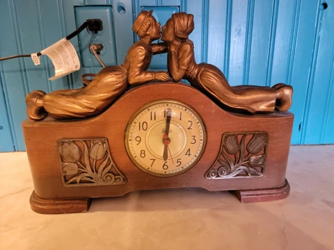 Vintage Sanora Self-Starting Dutch Sweetheats Tulip Mantel Clock Cover