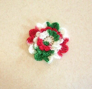 Crocheted Christmas Green Red White 3-Layer Mum Flower Applique Small Sewing - Picture 1 of 2