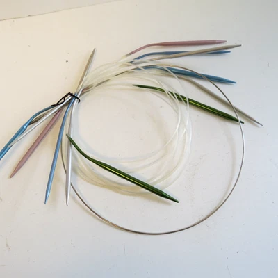 Lote Mixto de 7 Agujas de Tejer Circulares Fijas Pequeñas, Varias Marcas y Tamaños Foto 1 de 4