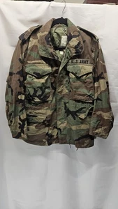 Herren Military Issue Größe XS kurze Cold Weather Woodland Camo Jacke - Bild 1 von 5