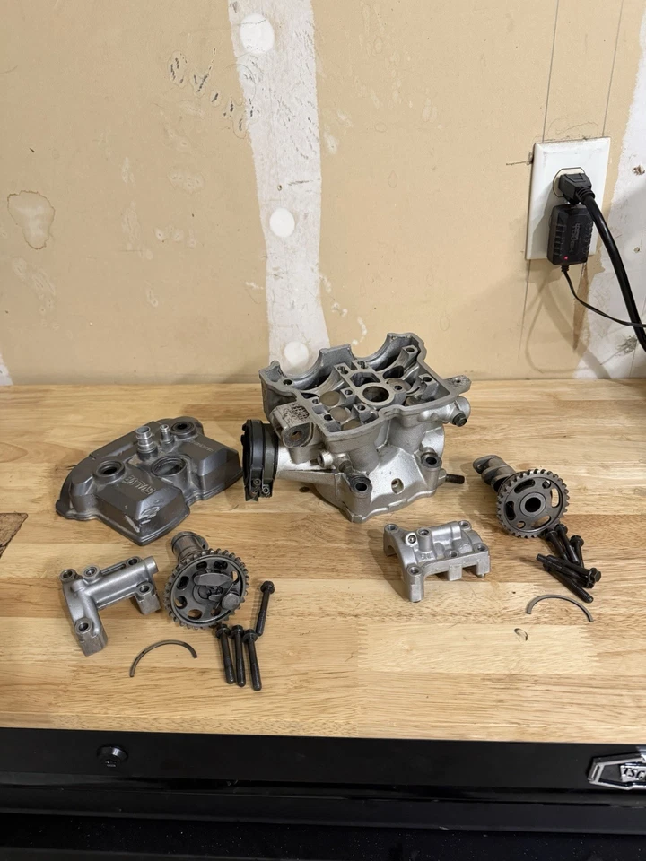 **2001-2004**YAMAHA YZ250F**MONTAJE COMPLETO DE CULATA OEM**¡LEVAS/VÁLVULAS! Foto 1 de 4