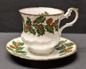 Vintage Weihnachten Rosina China Yuletide Fine Bone China Tasse & Untertasse England - Bild 1 von 6