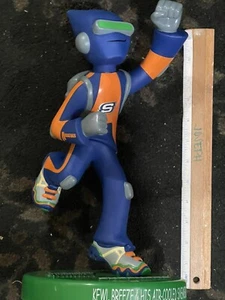 Sketchers Kewl Breeze Air Cooled Kids Sneakers Store Display Statue Advertising - Picture 1 of 5