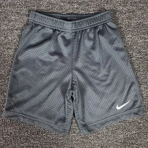 Nike Shorts Boys 7 Gray Basketball Gym Workout Play Casual School Embroidered - Picture 1 of 4