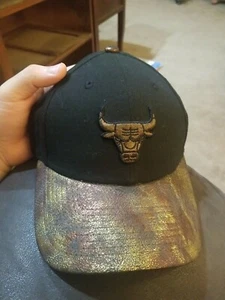 Brandneu Chicago Bulls Cooper Mütze New Era Snapback Hat Gold - Bild 1 von 5