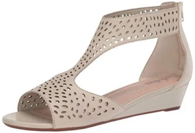 Sandalias de cuña Clarks para mujer Abigail rubí cuero marfil 10 medianas Foto 1 de 4