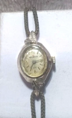 Reloj Helbros Cuerda 21J Mujer Esfera Plateada Estuche Inoxidable Banda de Tela Servicio Foto 1 de 4