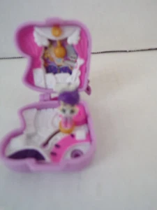 Elch ST15618 ~ Polly Pocket winzig kompakt ~ 1" Puppe ~ lila Haar ~ Themenmusik - Bild 1 von 6