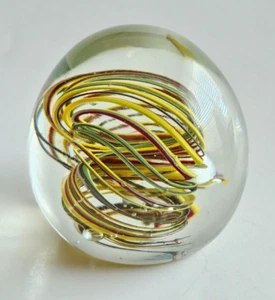 ROLLIN KARG Glas 2,5" Briefbeschwerer buntes Band Wirbel mit Blasen signiert - Bild 1 von 9