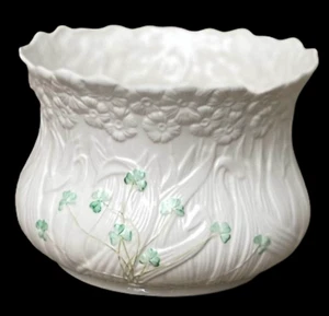 Belleek Ireland Shamrock Daisy Planter #2041 - Picture 1 of 3