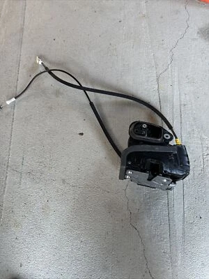 2019 17 18 GMC ACADIA FRONT LEFT DOOR LATCH OEM       - Image 1 of 4