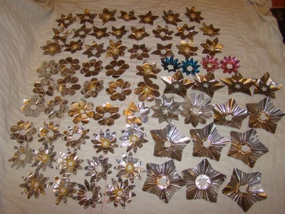 VINTAGE CHRISTMAS LIGHT REFLECTORS TIN FOIL STARBURST FLOWER STAR LOT 70 5" 3" - Image 1 of 4