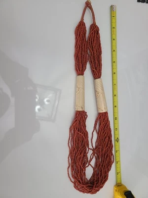 Colar esculpido vintage arte decoração coral vermelho com vários fios e design de elefante - Imagem 1 de 4