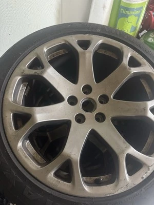 Maserati Gran Turismo  Felgen mit Sommerbereifung 19 Zoll - Bild 1 von 4