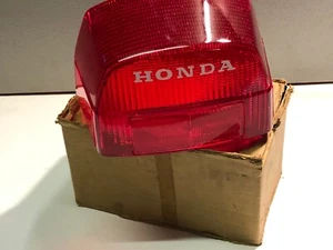 LENTE LUZ TRASERA HONDA CX500 1978-81 CB650 & CB750K 1979-81 33702-415-601 NUEVO - Imagen 1 de 9