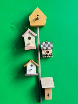 DOLLHOUSE MINIATURES BIRD HOUSE ACCESSORIES,FAIRY GARDEN,5pc LOT,COLLECTIBLES - Image 1 of 4