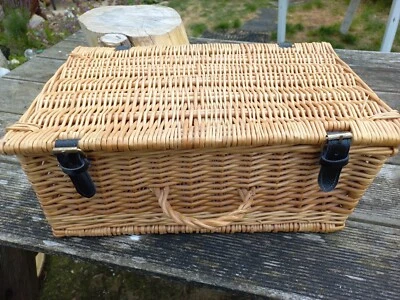 SMALL WICKER PICNIC BASKET 42 X 27 X 18 Cm Approx New - Image 1 of 4