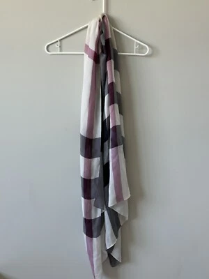 bufanda seda burberry Foto 1 de 3